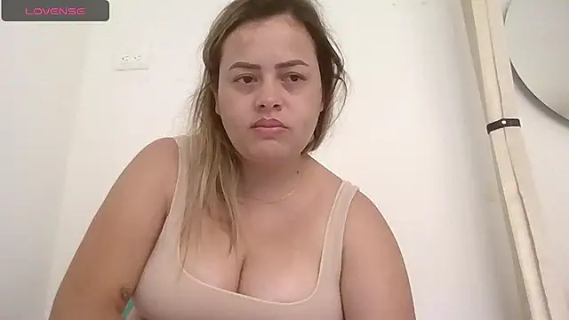 Snapshot of saramartinez1000 chatting on 05-22-26, 03:39 saramartinez1000 online show from 05-22-26, 03:39