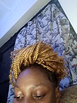 Midnight Clique  online show from 11-17-25, 05:52