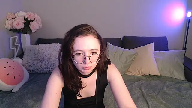 Snapshot of Mini_Diva chatting on 02-14-25, 12:25 Mini Diva online show from 02-14-25, 12:25