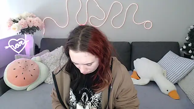 Mini Diva online show from 02-22-26, 09:08