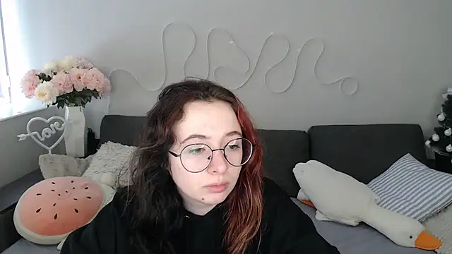 Mini Diva online show from 02-23-26, 09:06