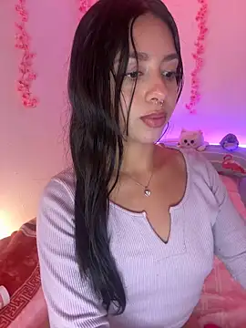 Snapshot of AliceJovovich chatting on 12-03-24, 05:45 AliceJovovich online show from 12-03-24, 05:45