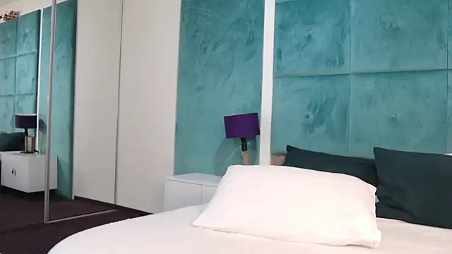 BriannaHart online show from 01-30-25, 10:29