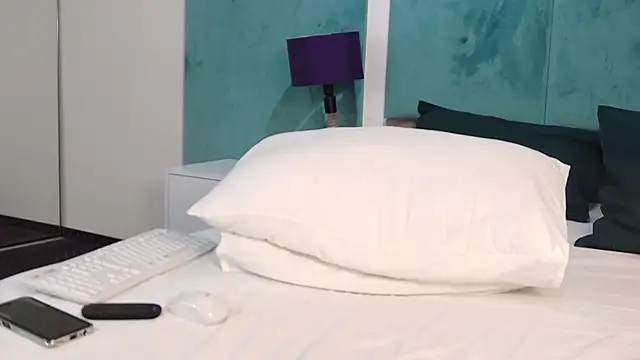 BriannaHart online show from 01-30-25, 01:31