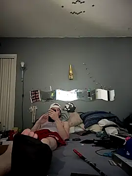 Snapshot of gifted723 chatting on 10-19-25, 04:35 gifted723 online show from 10-19-25, 04:35