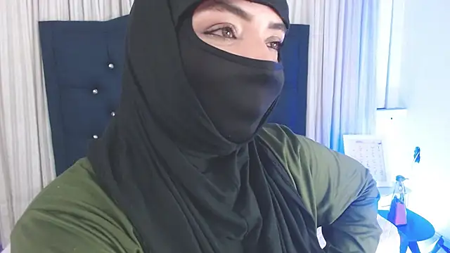 Snapshot of Uzra_hayed chatting on 01-18-25, 10:28 Uzra hayed online show from 01-18-25, 10:28