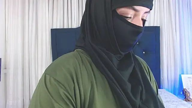 Snapshot of Uzra_hayed chatting on 01-22-25, 10:26 Uzra hayed online show from 01-22-25, 10:26