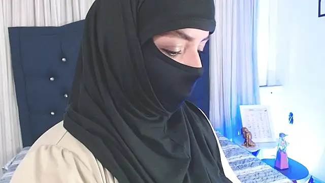 Snapshot of Uzra_hayed chatting on 01-23-25, 07:51 Uzra hayed online show from 01-23-25, 07:51