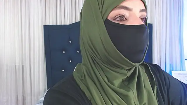 Snapshot of Uzra_hayed chatting on 01-24-25, 07:49 Uzra hayed online show from 01-24-25, 07:49