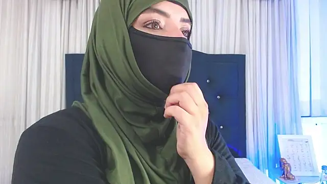 Snapshot of Uzra_hayed chatting on 01-30-25, 01:11 Uzra hayed online show from 01-30-25, 01:11