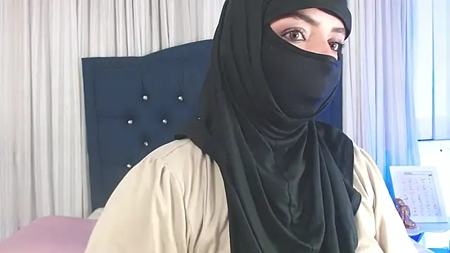 Snapshot of Uzra_hayed chatting on 01-31-25, 01:54 Uzra hayed online show from 01-31-25, 01:54