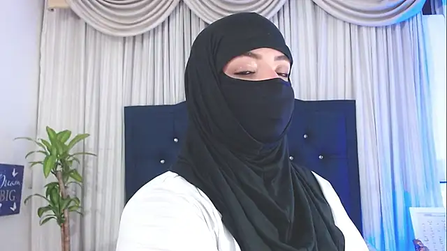 Snapshot of Uzra_hayed chatting on 02-05-25, 01:47 Uzra hayed online show from 02-05-25, 01:47