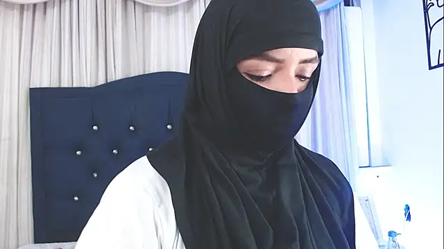 Snapshot of Uzra_hayed chatting on 02-11-25, 10:50 Uzra hayed online show from 02-11-25, 10:50