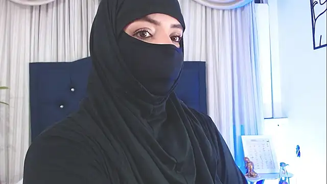 Snapshot of Uzra_hayed chatting on 02-27-25, 10:31 Uzra hayed online show from 02-27-25, 10:31