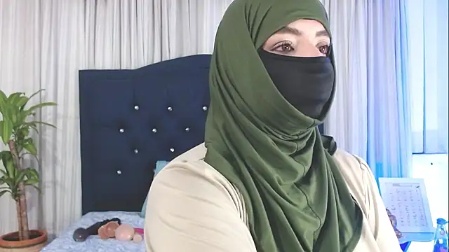 Snapshot of Uzra_hayed chatting on 03-03-25, 10:52 Uzra hayed online show from 03-03-25, 10:52