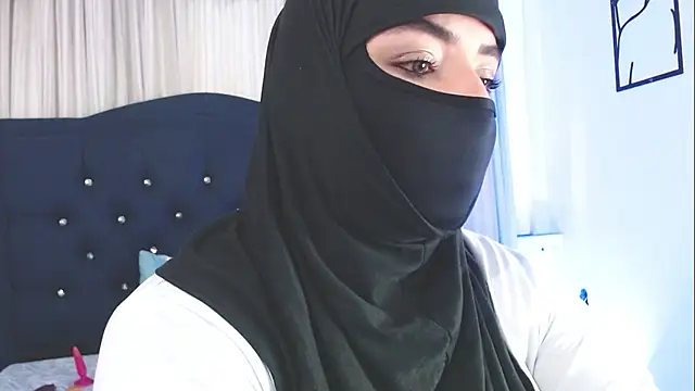 Snapshot of Uzra_hayed chatting on 03-04-25, 07:22 Uzra hayed online show from 03-04-25, 07:22