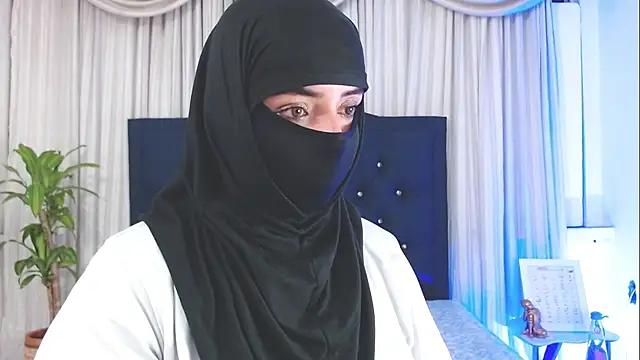 Snapshot of Uzra_hayed chatting on 03-05-25, 07:38 Uzra hayed online show from 03-05-25, 07:38