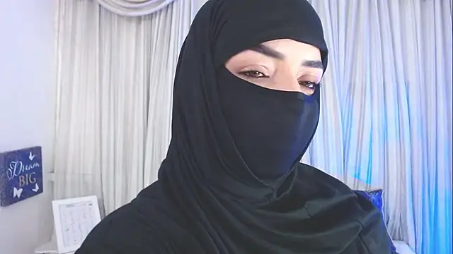 Snapshot of Uzra_hayed chatting on 09-30-25, 07:52 Uzra hayed online show from 09-30-25, 07:52