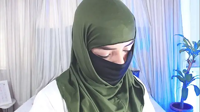 Snapshot of Uzra_hayed chatting on 10-01-25, 12:33 Uzra hayed online show from 10-01-25, 12:33