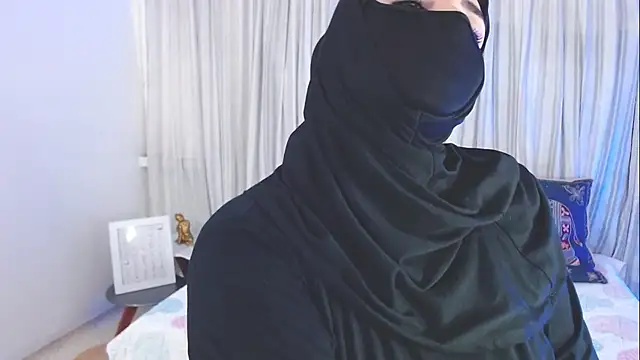 Snapshot of Uzra_hayed chatting on 10-14-25, 07:58 Uzra hayed online show from 10-14-25, 07:58