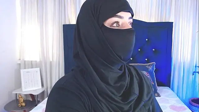 Snapshot of Uzra_hayed chatting on 10-26-25, 02:23 Uzra hayed online show from 10-26-25, 02:23