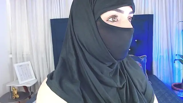 Snapshot of Uzra_hayed chatting on 10-30-25, 07:47 Uzra hayed online show from 10-30-25, 07:47