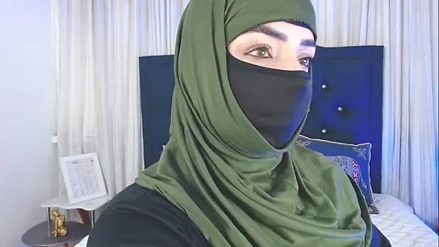 Snapshot of Uzra_hayed chatting on 11-07-25, 07:58 Uzra hayed online show from 11-07-25, 07:58