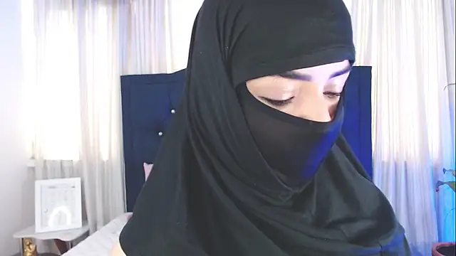 Snapshot of Uzra_hayed chatting on 11-22-25, 12:59 Uzra hayed online show from 11-22-25, 12:59