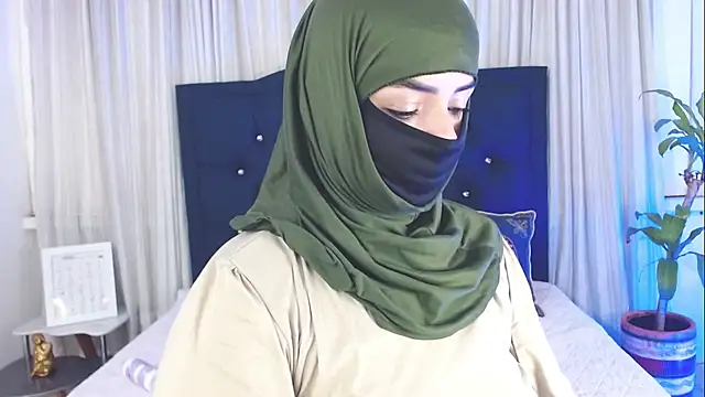 Snapshot of Uzra_hayed chatting on 11-24-25, 07:46 Uzra hayed online show from 11-24-25, 07:46