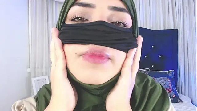 Snapshot of Uzra_hayed chatting on 12-01-25, 10:59 Uzra hayed online show from 12-01-25, 10:59