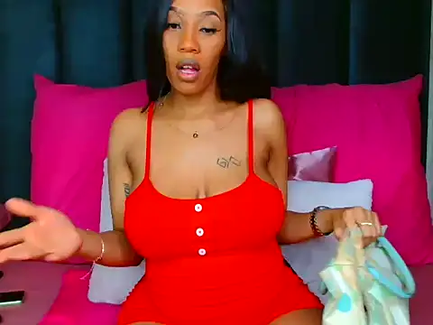 Snapshot of Kiaralane_xx chatting on 09-19-25, 05:31 Kiaralane xx online show from 09-19-25, 05:31