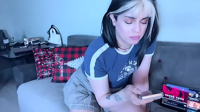 Snapshot of Arab_tgirl chatting on 06-11-26, 10:52 Arab tgirl online show from 06-11-26, 10:52