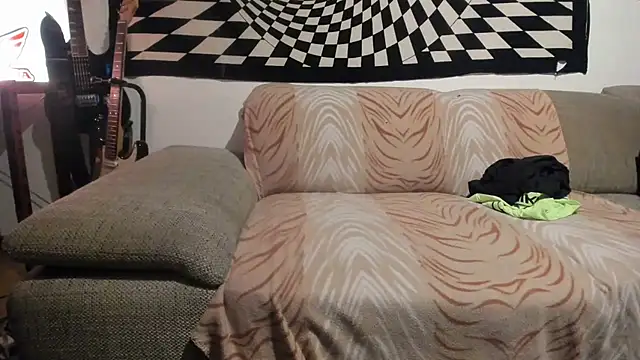 Snapshot of soulfuck92 chatting on 11-10-25, 08:30 soulfuck92 online show from 11-10-25, 08:30