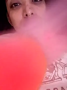 Snapshot of VictoireFeller chatting on 10-24-25, 04:09 VictoireFeller online show from 10-24-25, 04:09