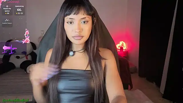 VictoireFeller online show from 03-23-26, 02:04