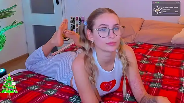 Kamila icee online show from 12-27-24, 12:39