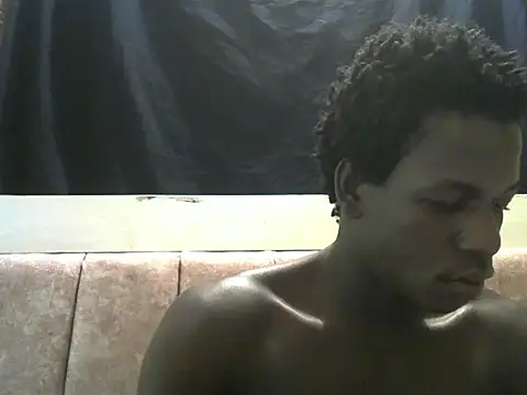Snapshot of Bigras0011 chatting on 06-19-26, 02:49 Bigras0011 online show from 06-19-26, 02:49