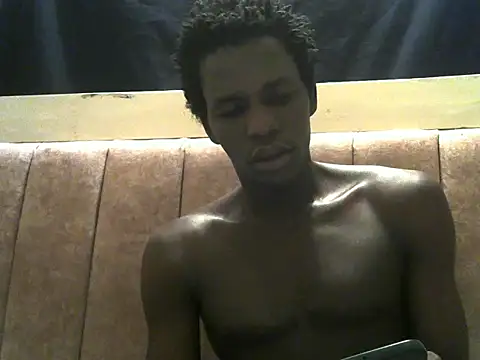 Snapshot of Bigras0011 chatting on 07-11-26, 02:58 Bigras0011 online show from 07-11-26, 02:58
