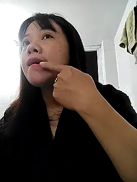 Snapshot of Lady-big91 chatting on 12-16-25, 05:01 Lady-big91 online show from 12-16-25, 05:01