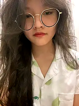 Krixxi22 online show from 12-04-24, 04:16