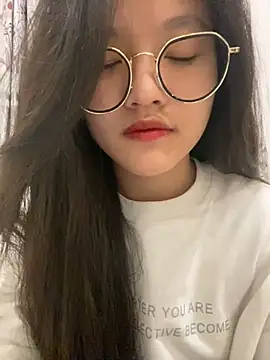 Krixxi22 online show from 12-19-24, 03:52