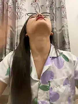 Krixxi22 online show from 03-05-25, 02:45