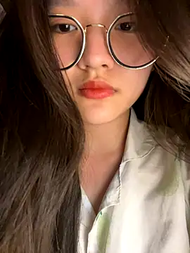 Krixxi22 online show from 10-12-25, 02:16