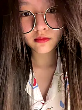 Krixxi22 online show from 11-17-25, 04:46