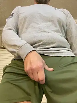 Snapshot of Realybigdill chatting on 10-25-25, 02:08 Realybigdill online show from 10-25-25, 02:08