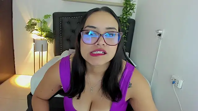 zoe danae  online show from 12-29-24, 12:23