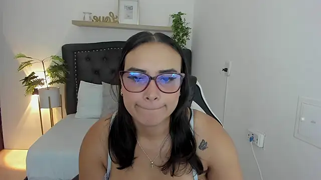 zoe danae  online show from 01-14-25, 12:03