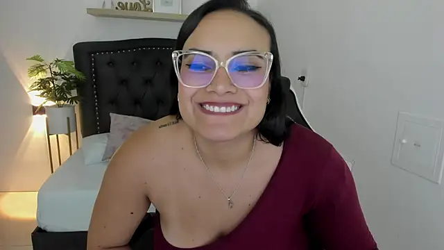 zoe danae  online show from 01-22-25, 04:12