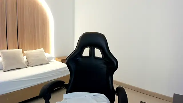 zoe danae  online show from 04-01-26, 12:17