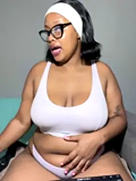 MimiCurves online show from 11-16-25, 06:57